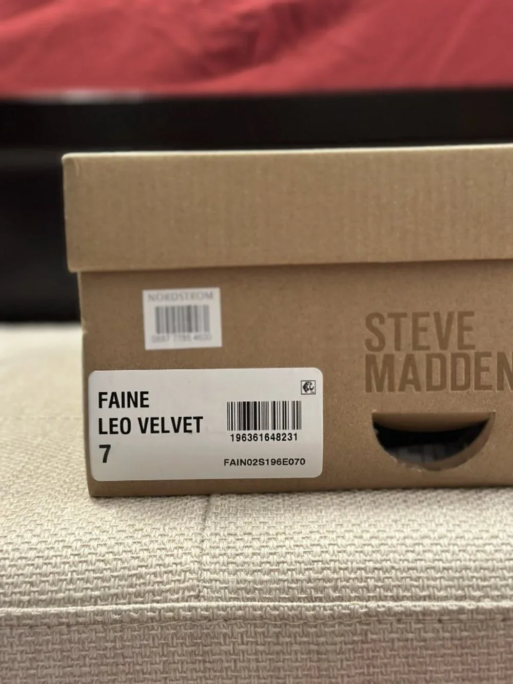 Steve Madden, Faine Leopard Velvet, Size 7 Mules - Picture 5 of 5
